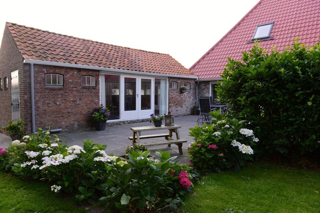 Appartementen Verhuur De Trijehoek Stiens Exterior foto